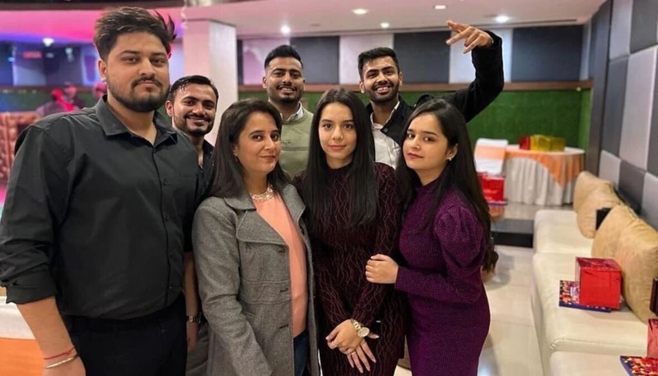 0e78b8db e2g21 44d6 8ffc 314ff945da50