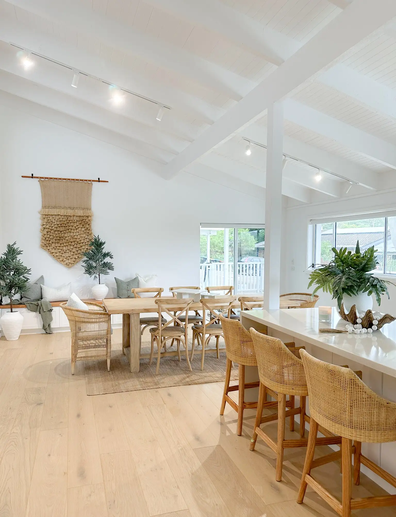 Dining Table Shopify Store Case Study